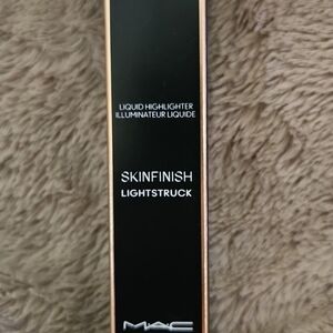 MAC Cosmetics Skinfinish Lightstruck Liquid Highlighter - Black & Rose Gold